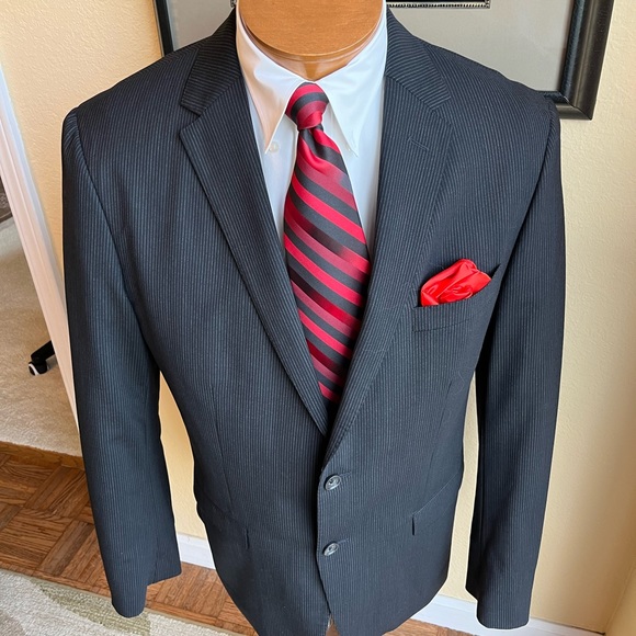 Banana Republic Dark Gray Wool 2 Pc Pinstripe Suit Size 42R Slacks W35” L34” - Picture 6 of 16